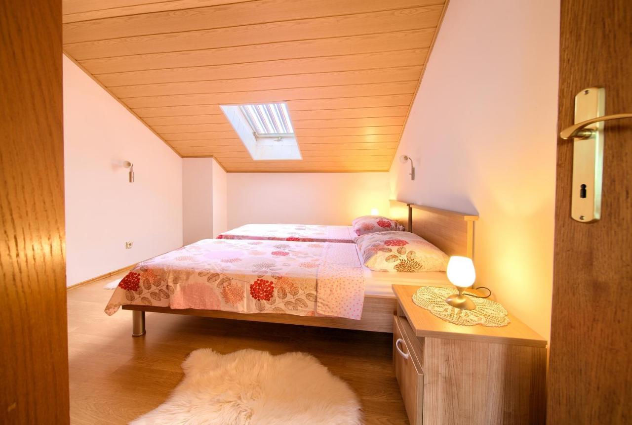 Apartment Mladen Крк Екстер'єр фото
