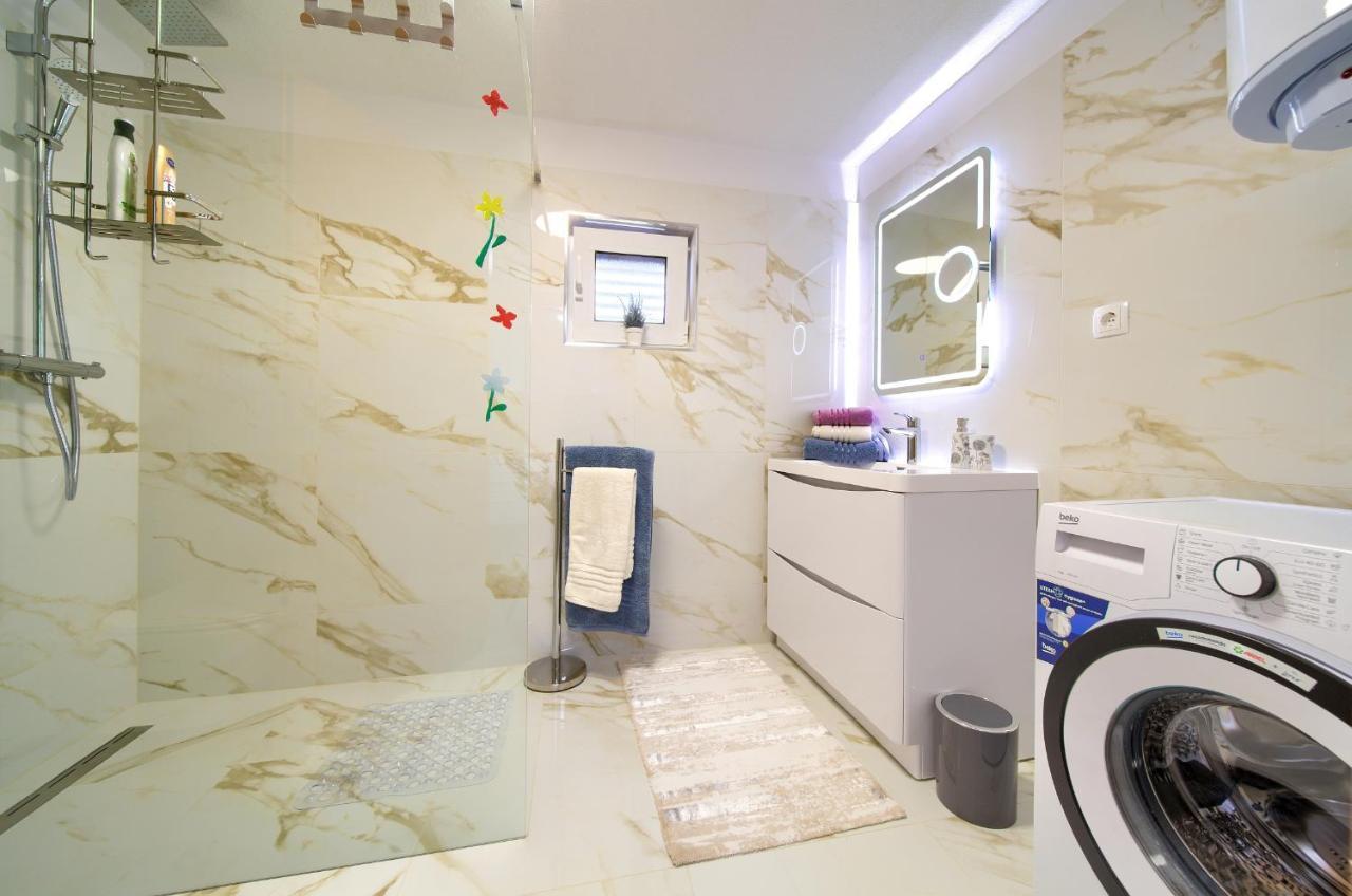 Apartment Mladen Крк Екстер'єр фото