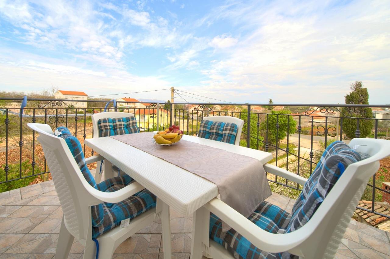Apartment Mladen Крк Екстер'єр фото