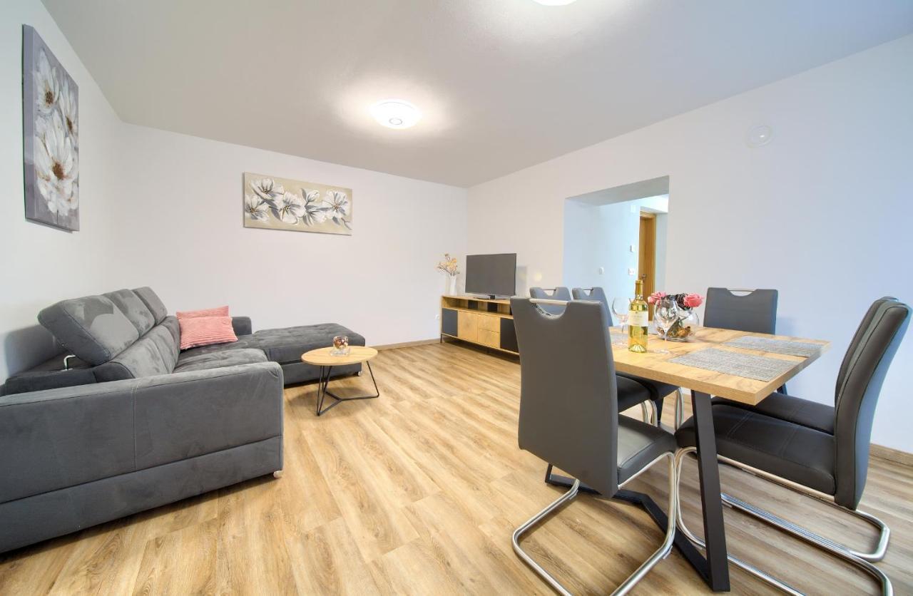Apartment Mladen Крк Екстер'єр фото